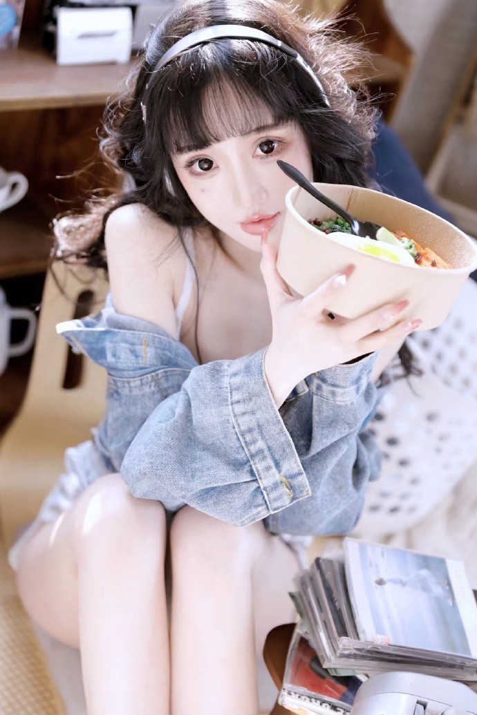 与凤行 封面